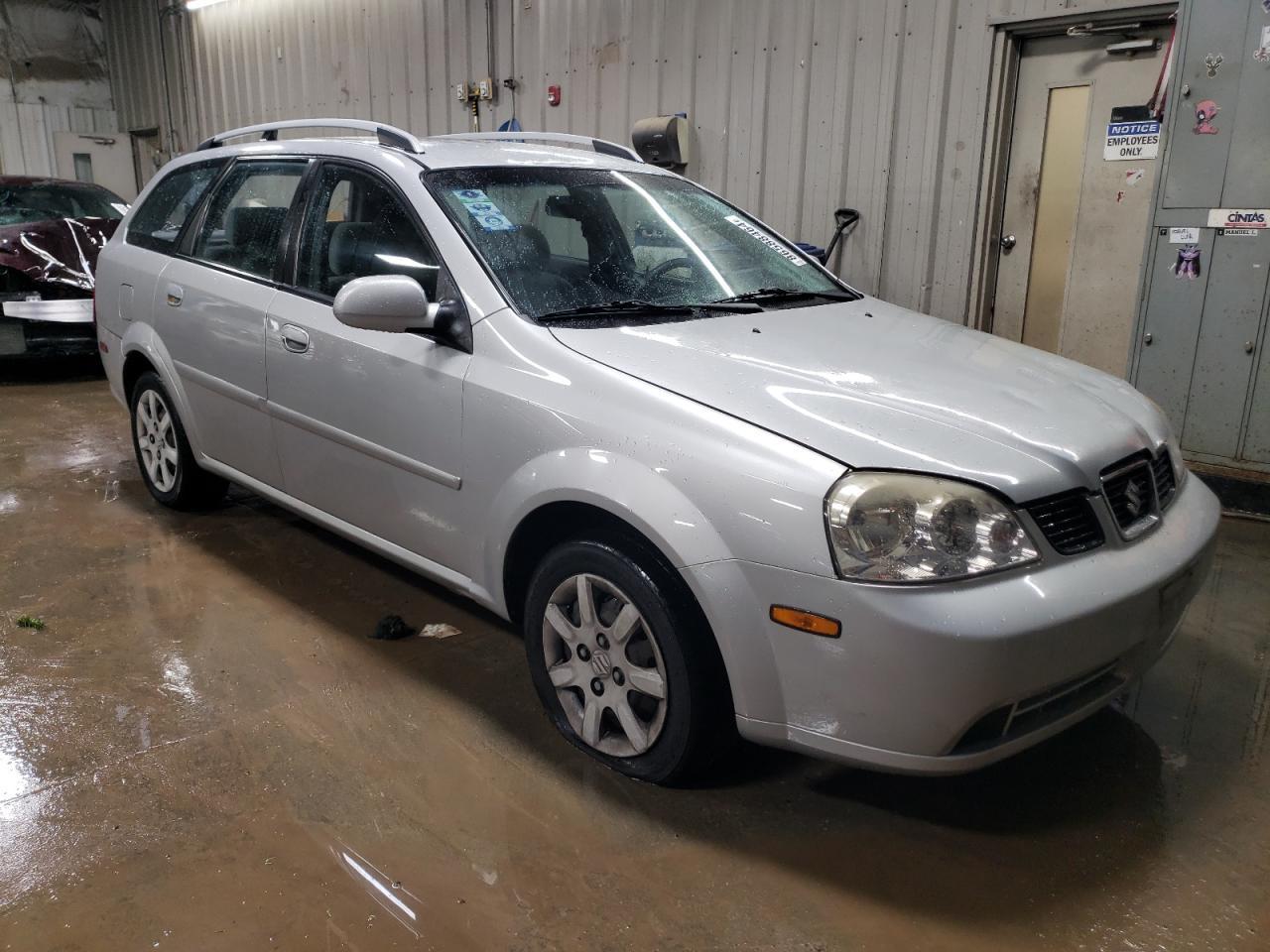 2005 Suzuki Forenza S - Фото 4