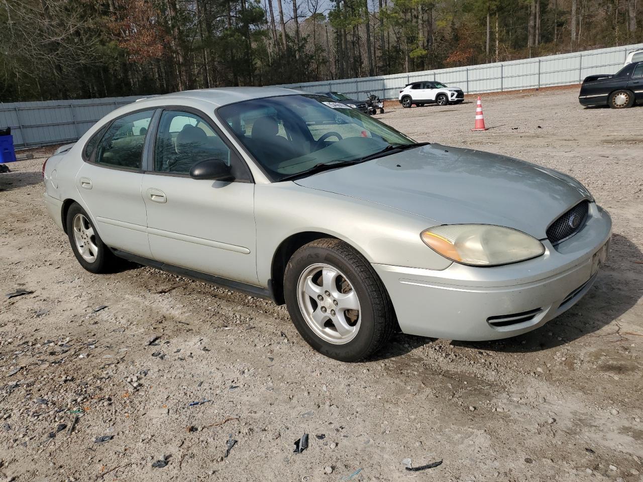 2005 Ford Taurus Se - Image 4