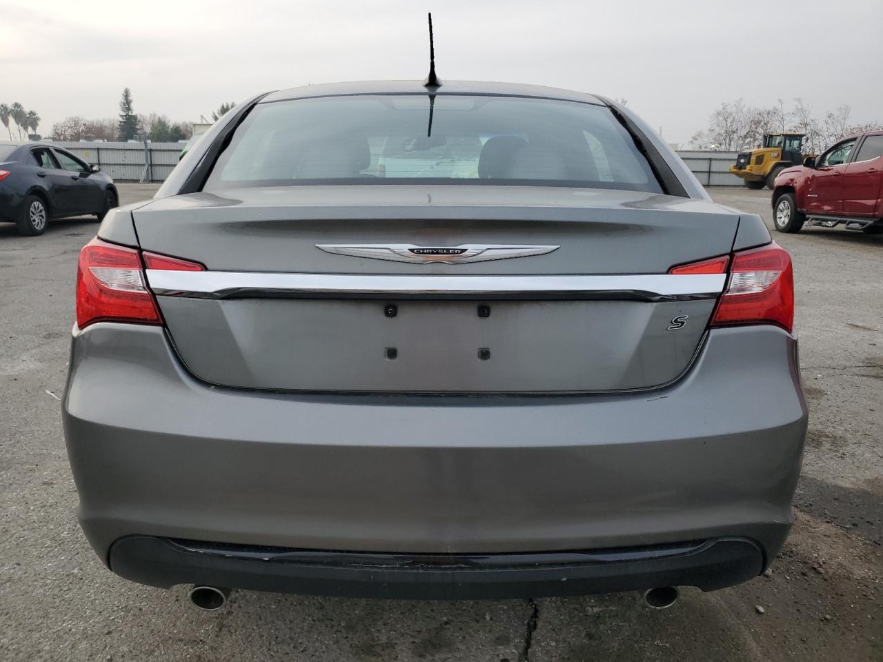 2012 Chrysler 200 Touring - Фото 6
