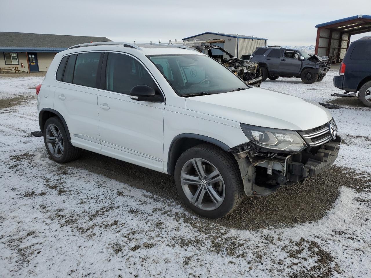 2017 Volkswagen Tiguan Sport - Image 4