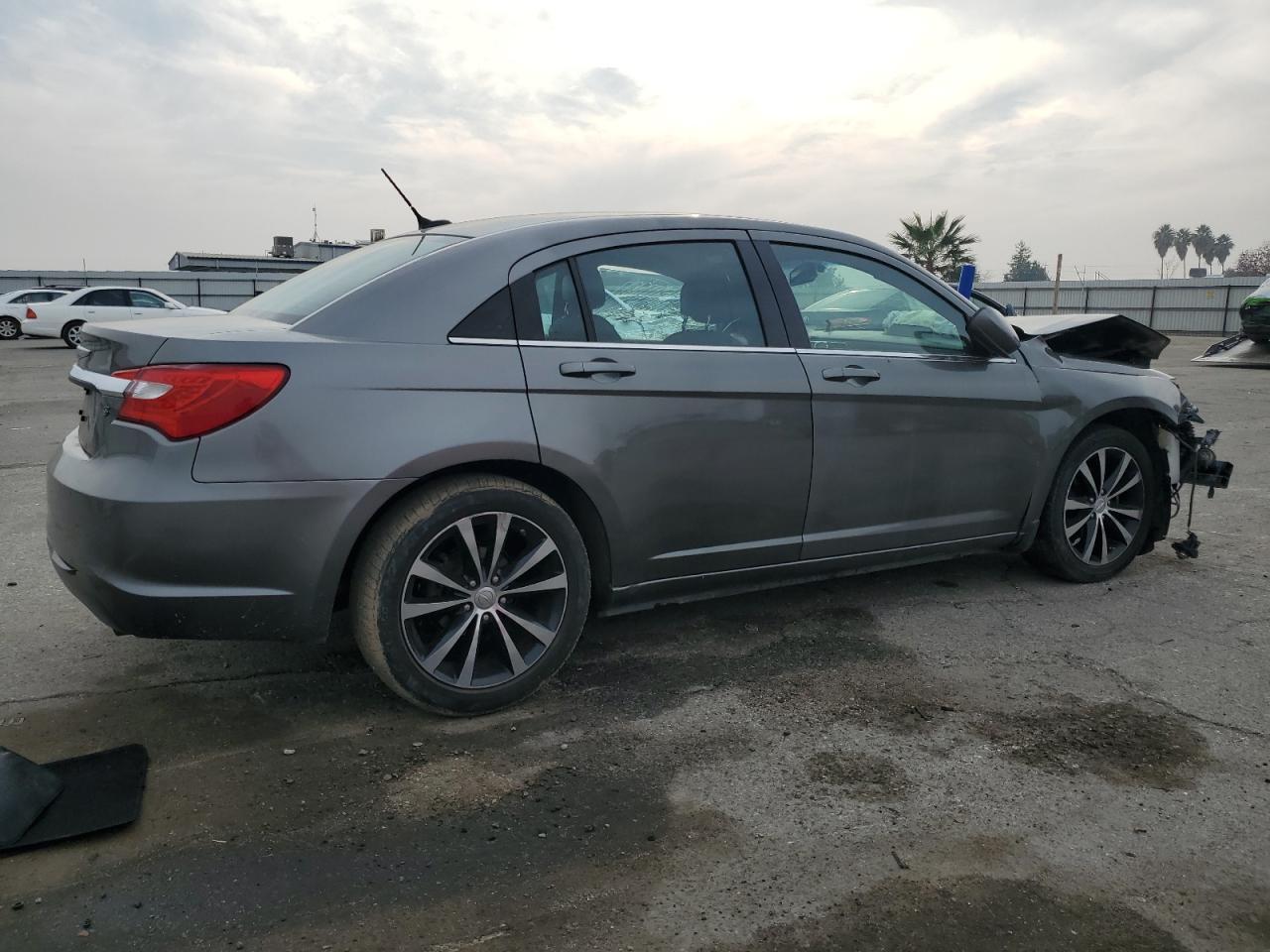 2012 Chrysler 200 Touring - Фото 3