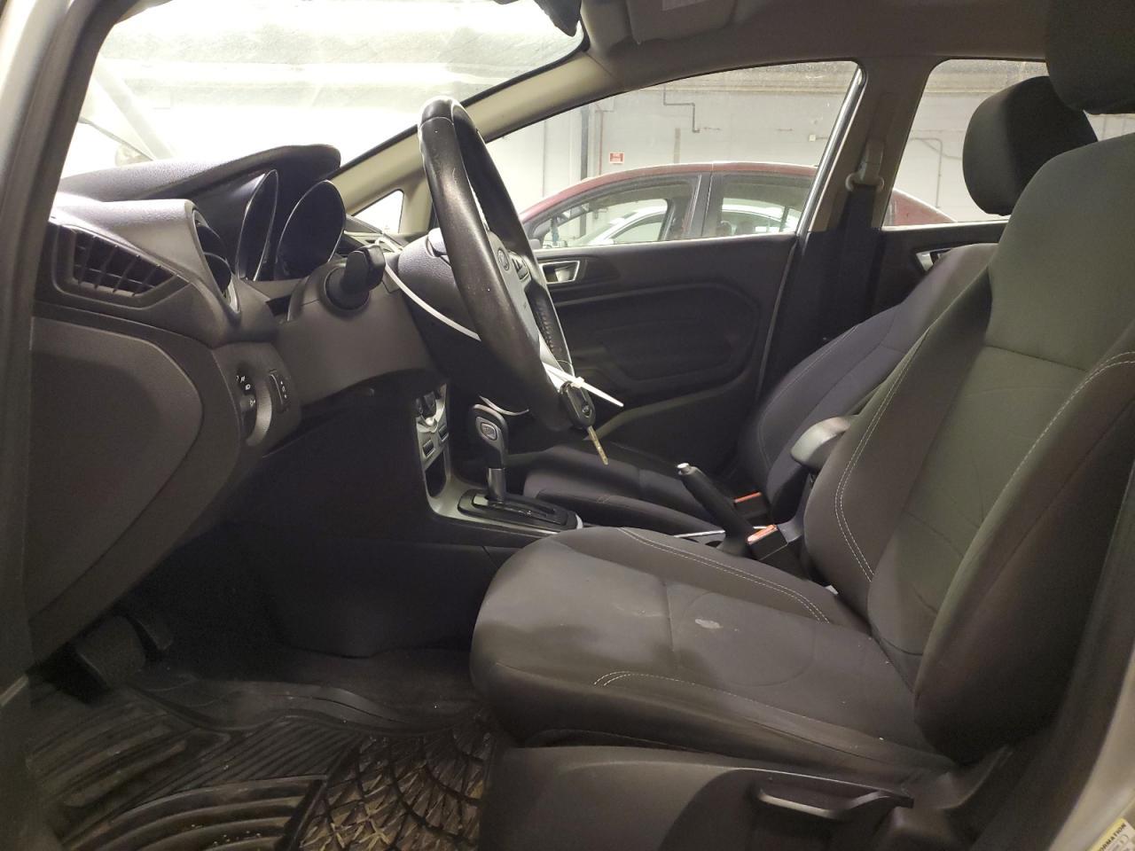 2015 Ford Fiesta Se - Image 7