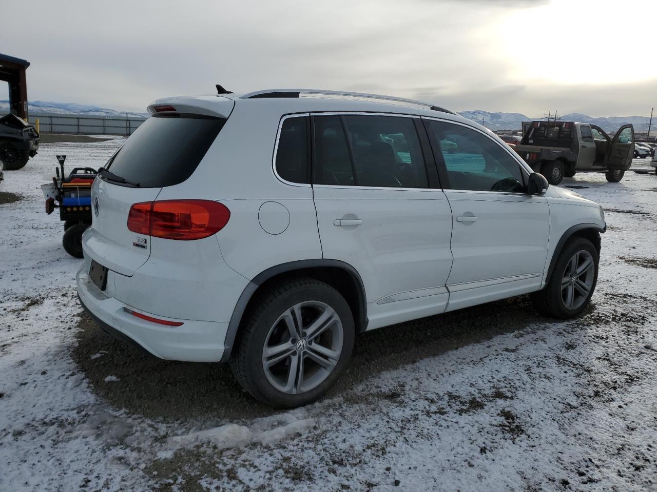 2017 Volkswagen Tiguan Sport - Image 3