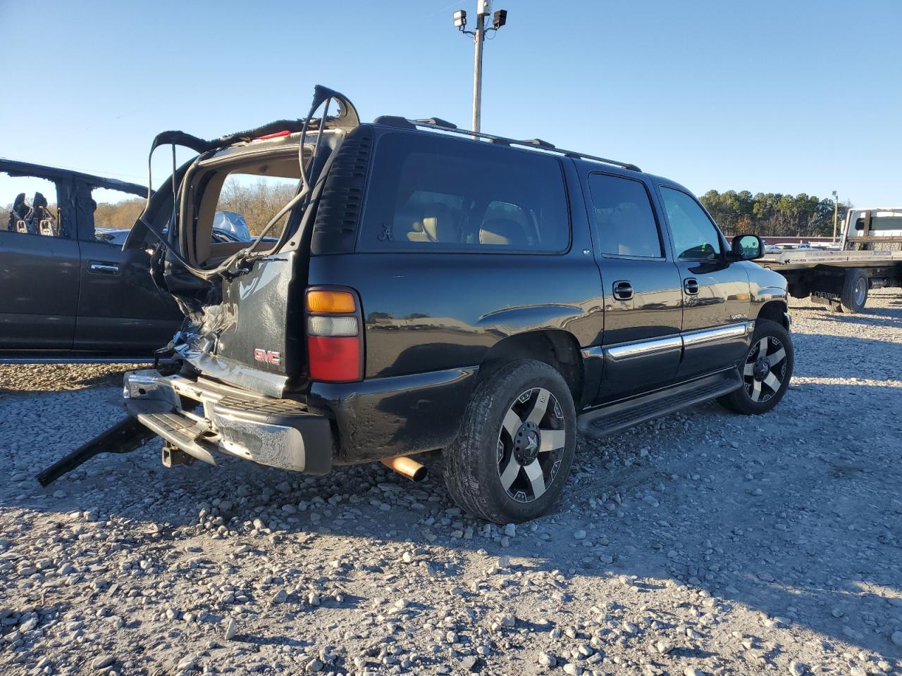 2004 GMC Yukon Xl C1500 - Фото 3