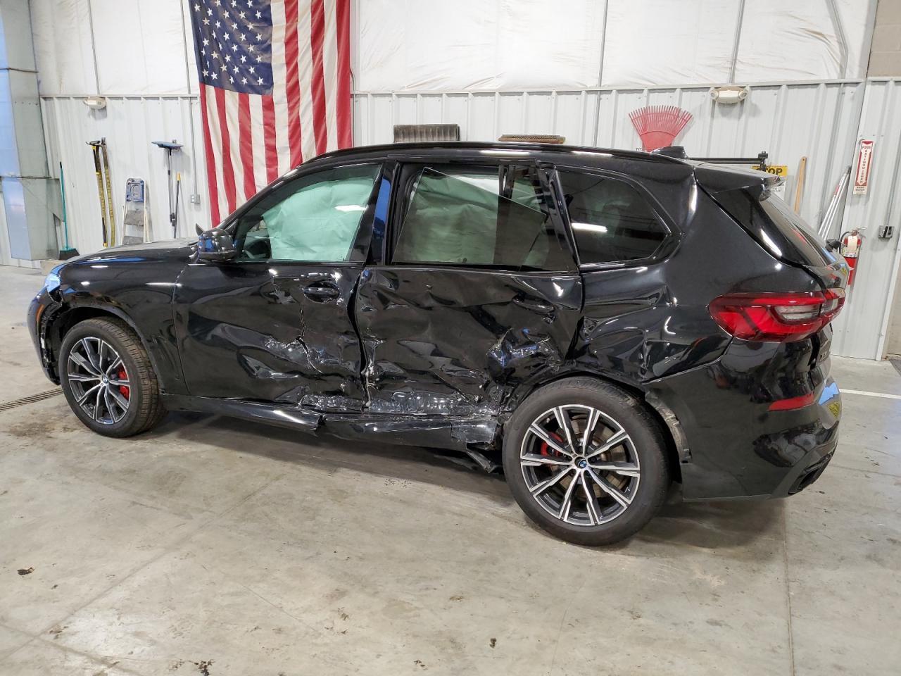 2021 BMW X5 M50I - Фото 2