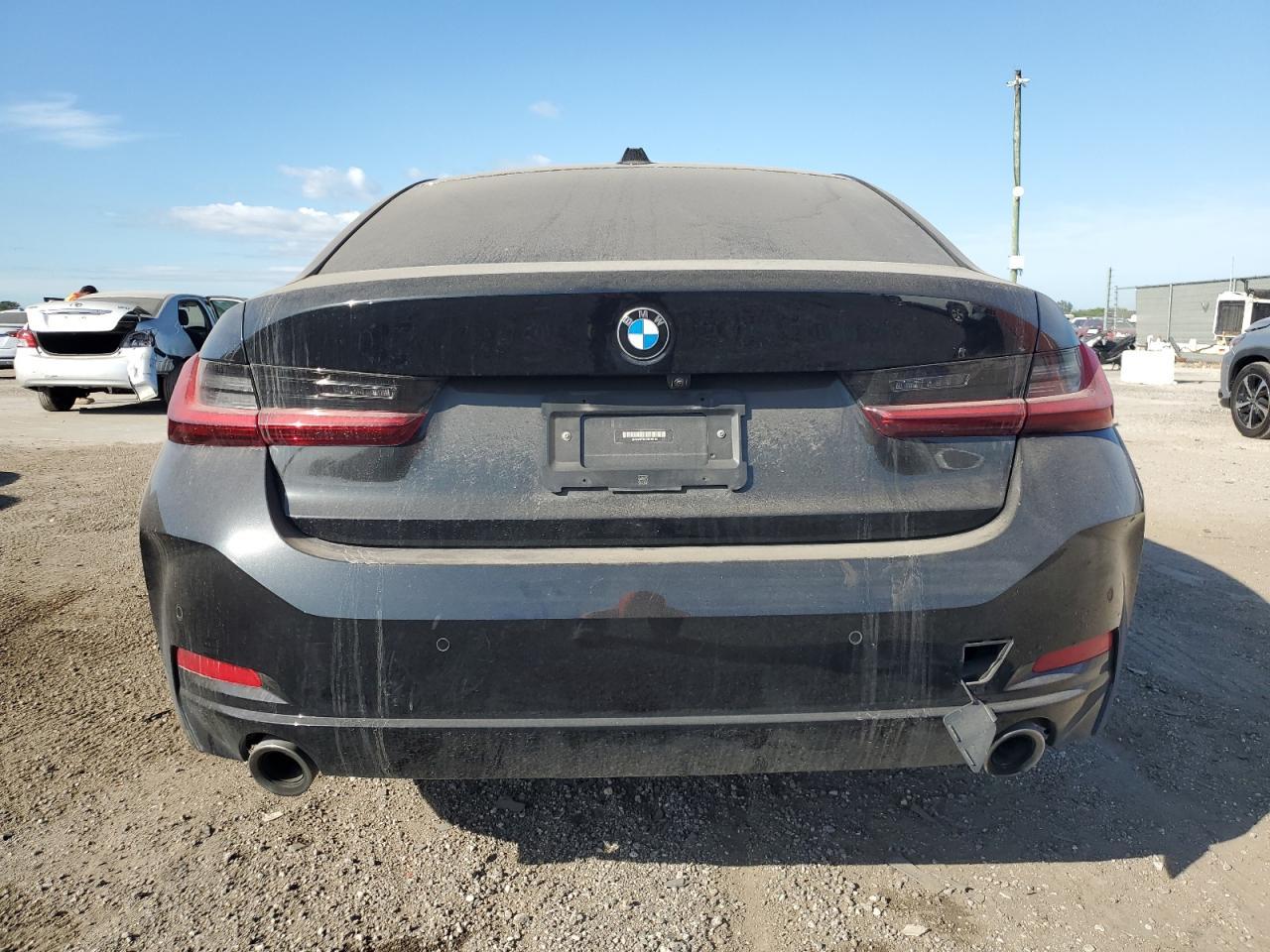 2023 BMW 330I - Фото 6