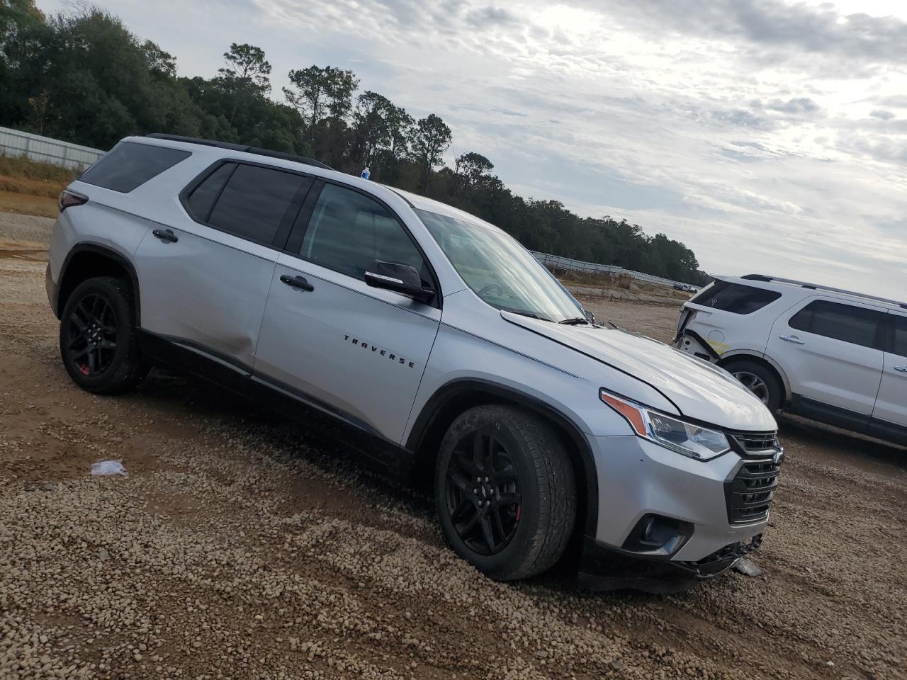 2020 Chevrolet Traverse Premier - Фото 4