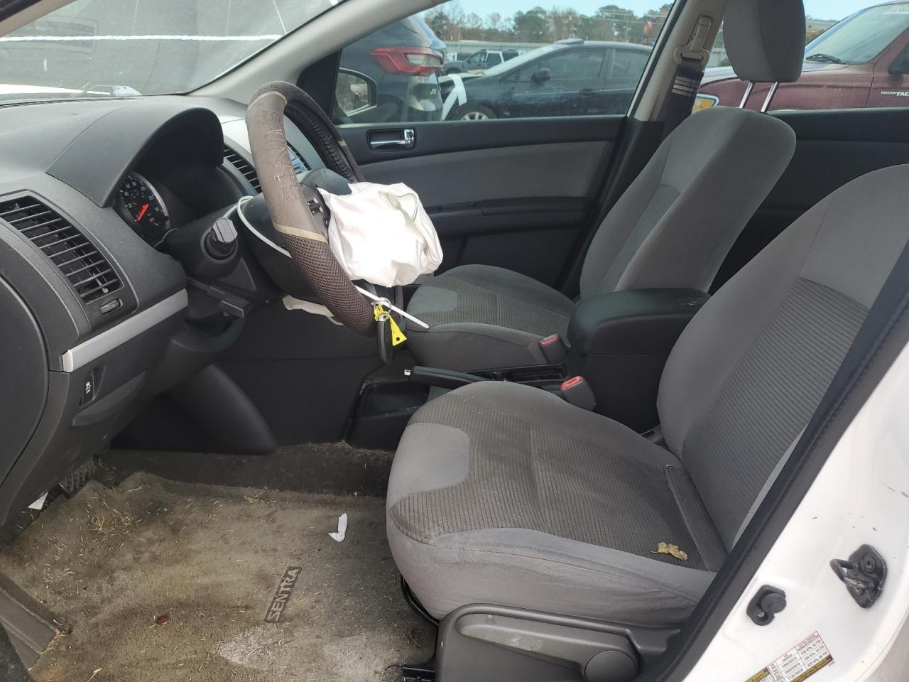 2012 Nissan Sentra 2.0 - Image 7