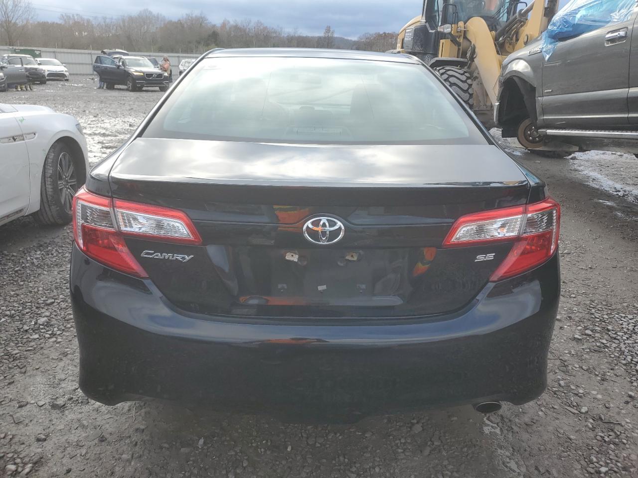 2014 Toyota Camry L - Фото 6