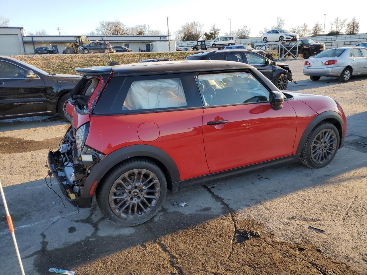 2025 Mini Cooper S - Фото 3