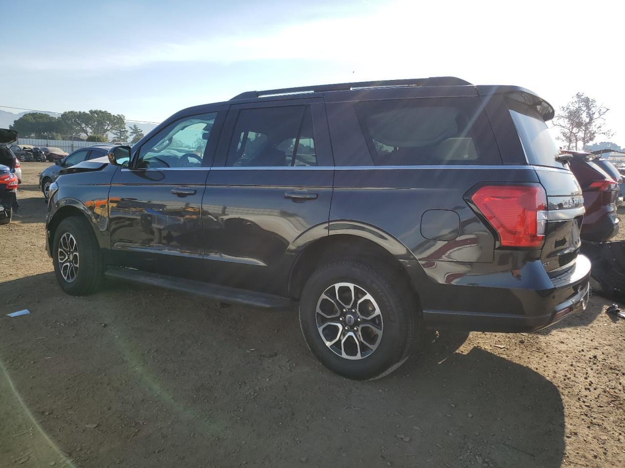 2023 Ford Expedition Xlt - Фото 2