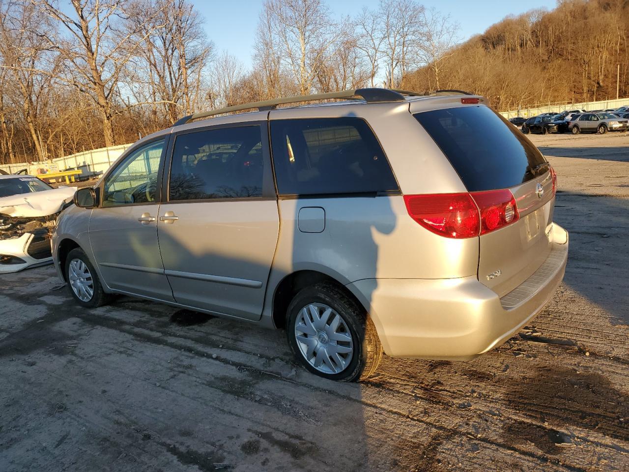 2006 Toyota Sienna Ce - Фото 2