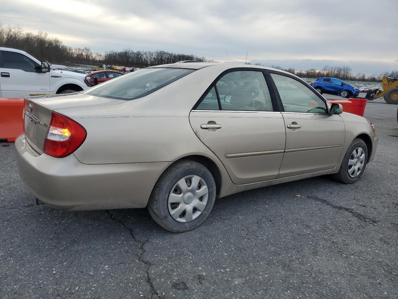 2004 Toyota Camry Le - Фото 3