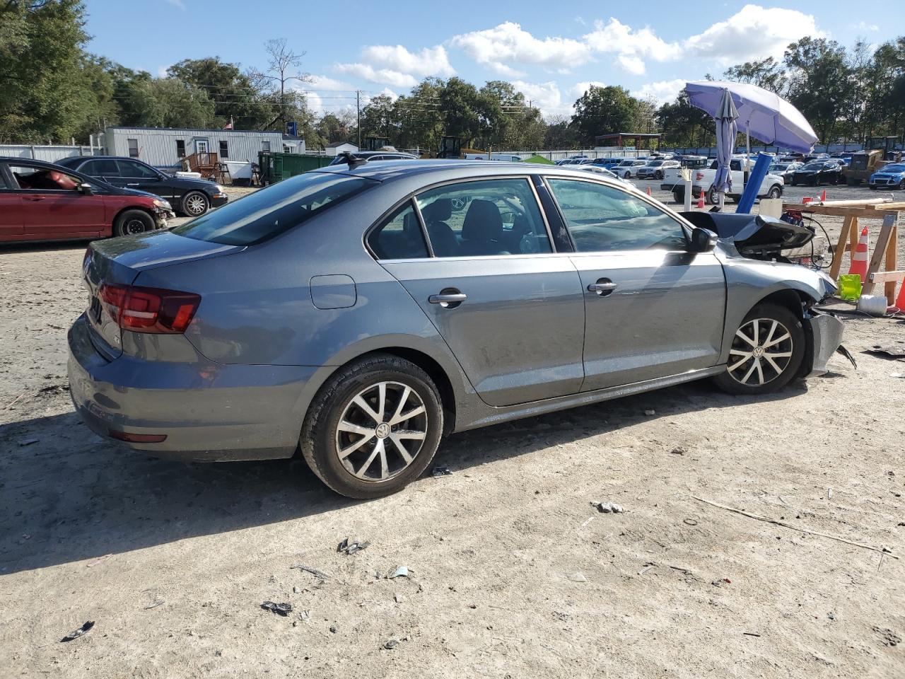 2017 Volkswagen Jetta Se - Фото 3
