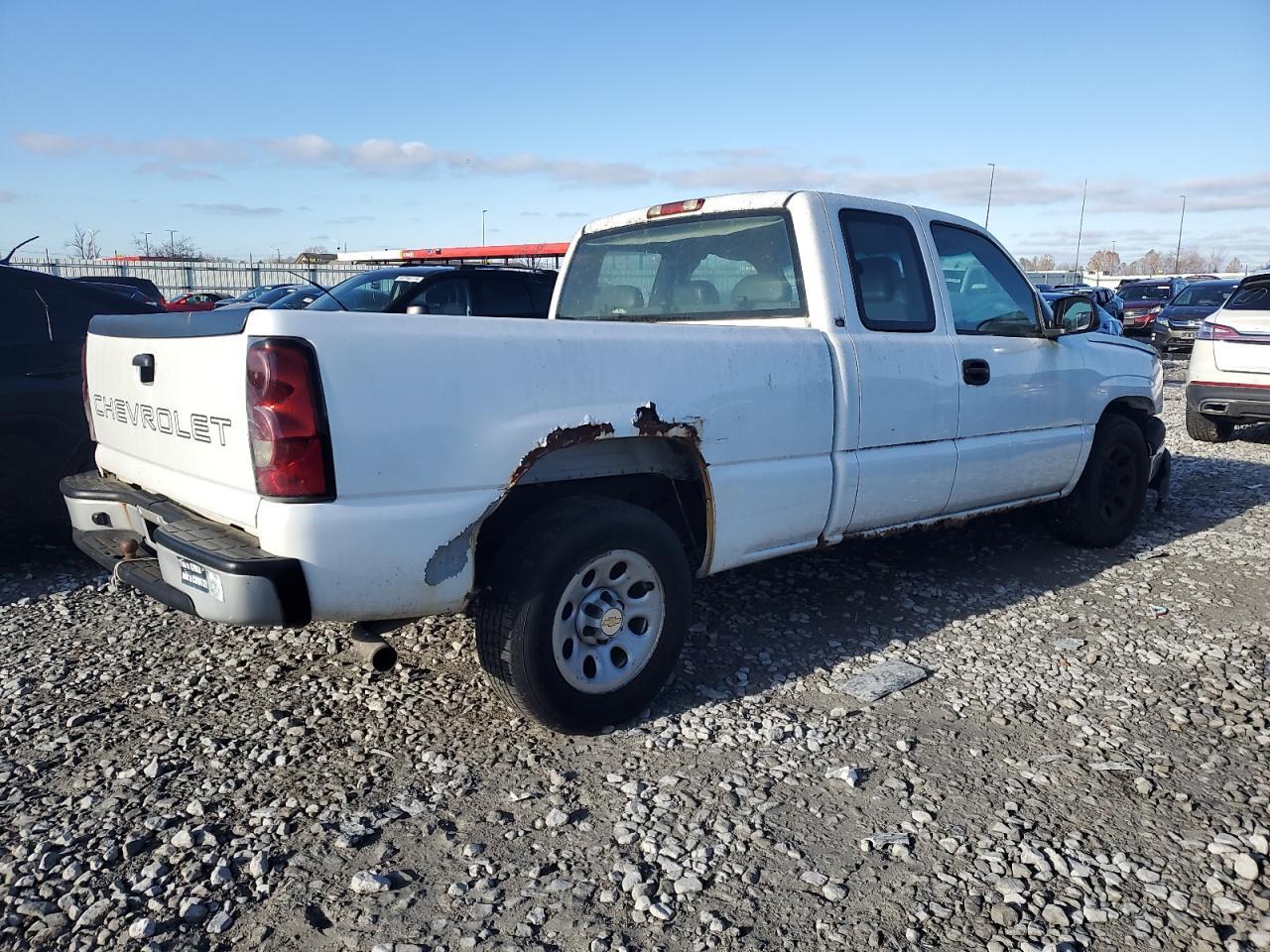 2005 Chevrolet Silverado C1500 - Image 3