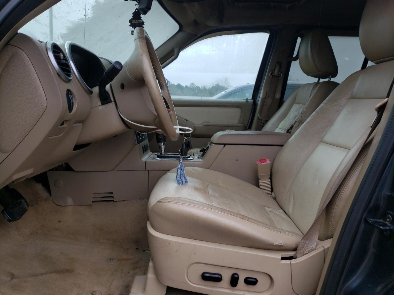 2010 Ford Explorer Xlt - Image 7