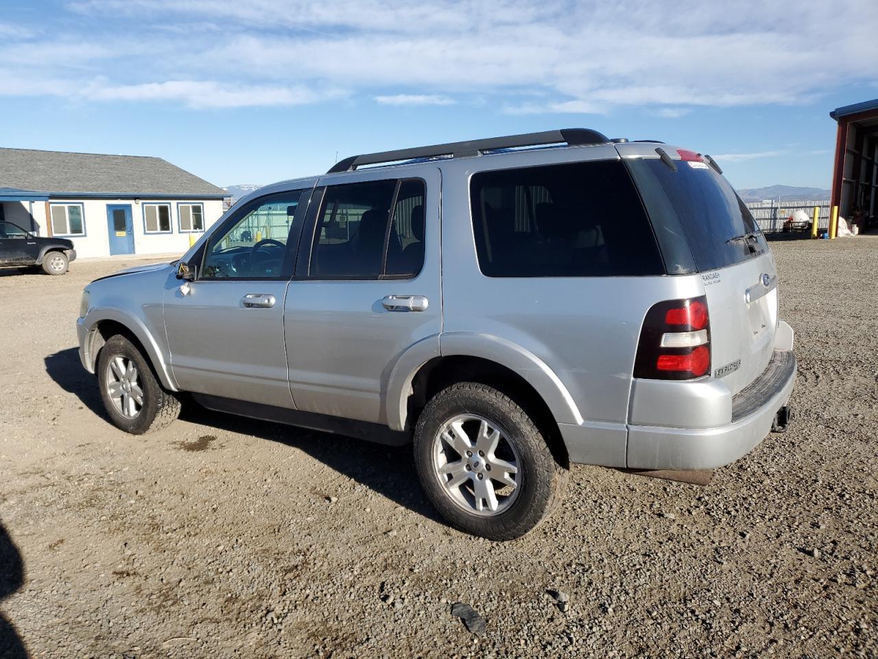 2010 Ford Explorer Xlt - Image 2