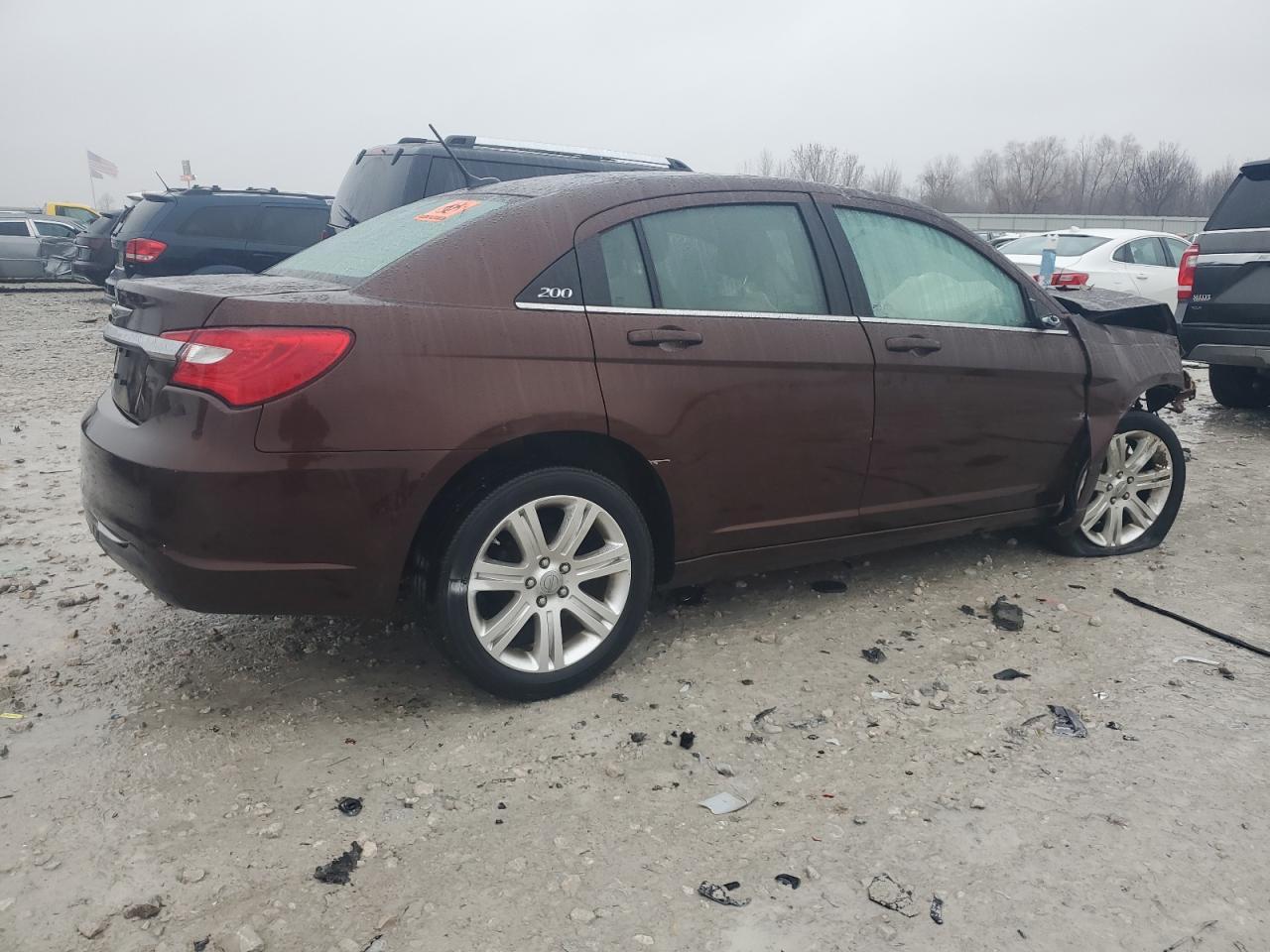 2013 Chrysler 200 Touring - Image 3