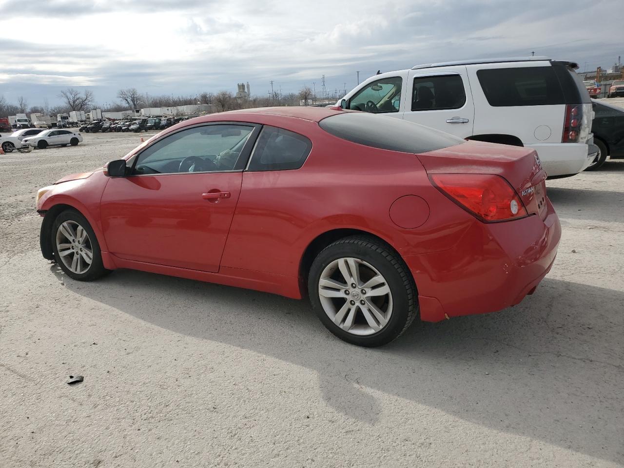 2010 Nissan Altima S - Image 2