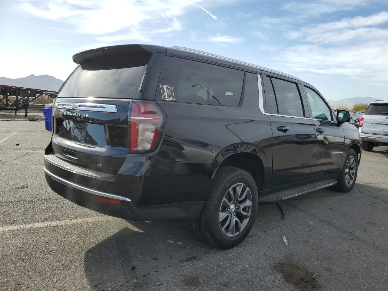2022 Chevrolet Suburban K1500 Lt - Image 3