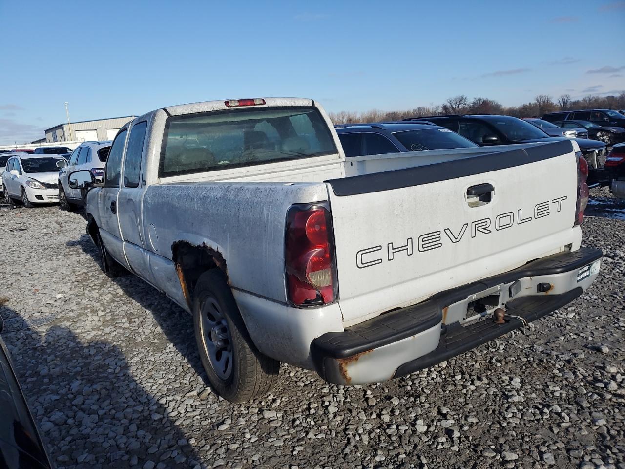 2005 Chevrolet Silverado C1500 - Image 2