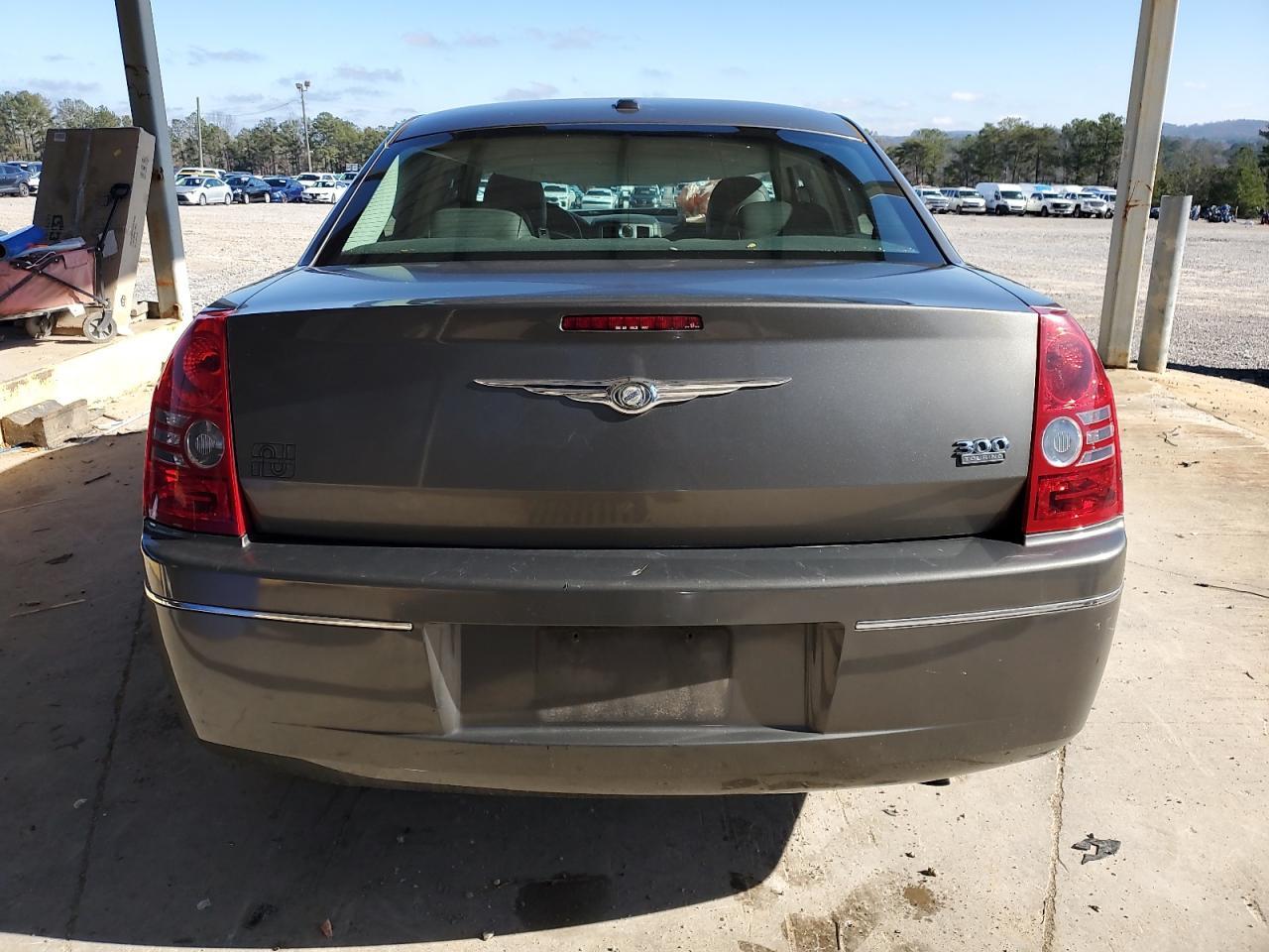 2010 Chrysler 300 Touring - Фото 6