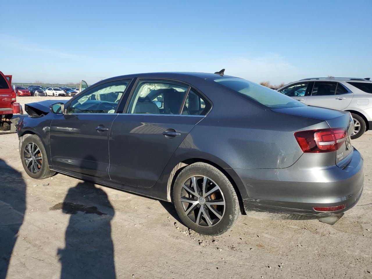2018 Volkswagen Jetta Se - Фото 2