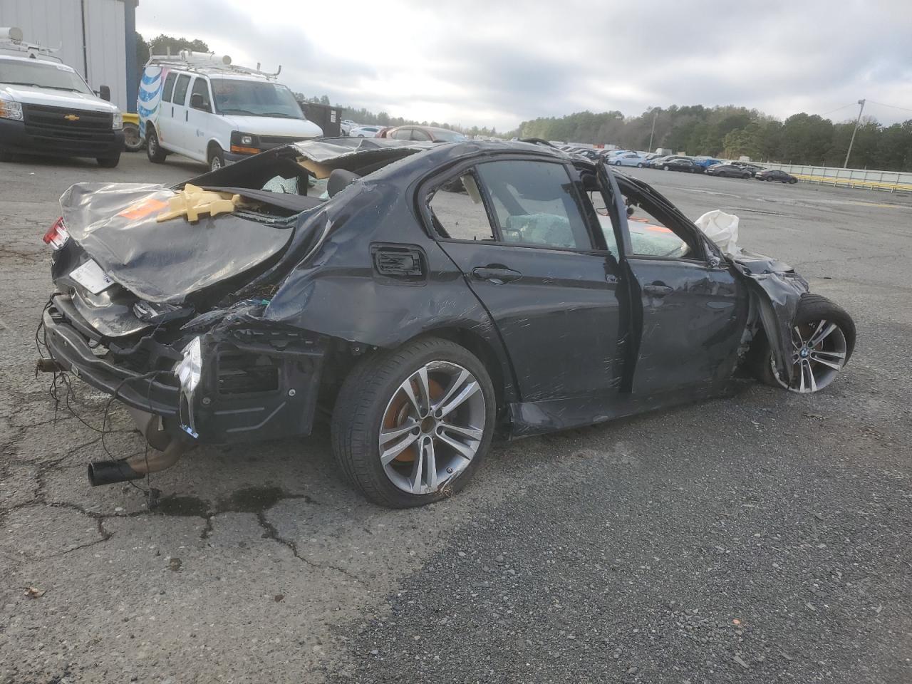 2013 BMW 335 Xi - Фото 3