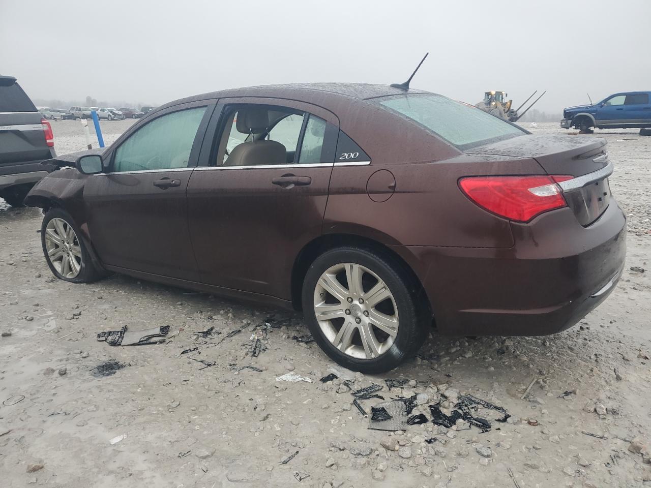 2013 Chrysler 200 Touring - Image 2