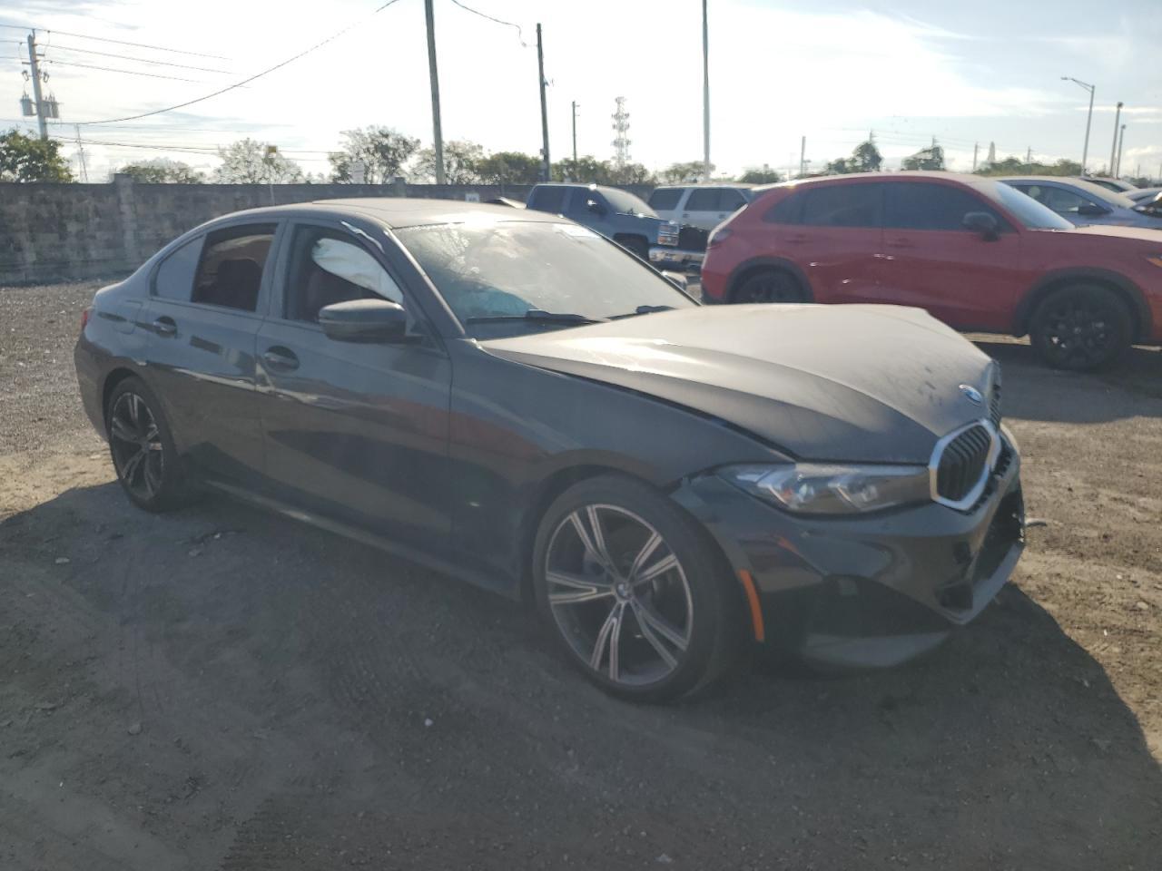 2023 BMW 330I - Фото 4