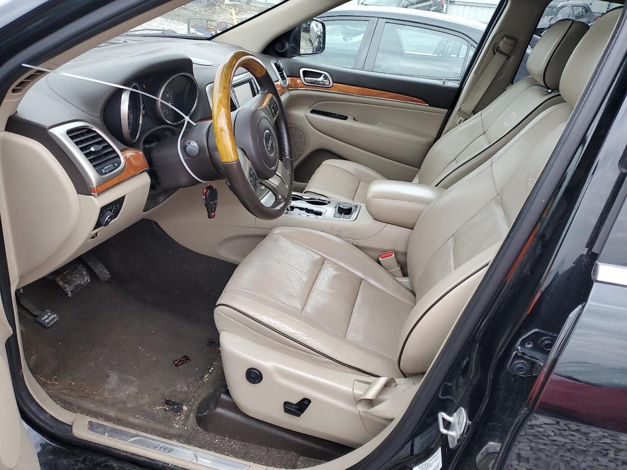 2013 Jeep Grand Cherokee Overland - Image 7