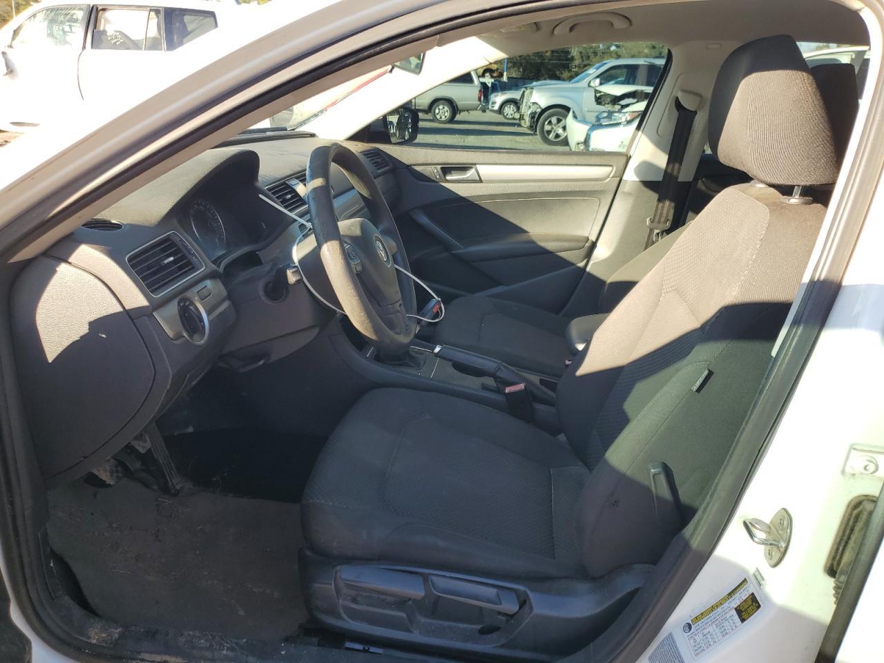 2015 Volkswagen Passat S - Image 7