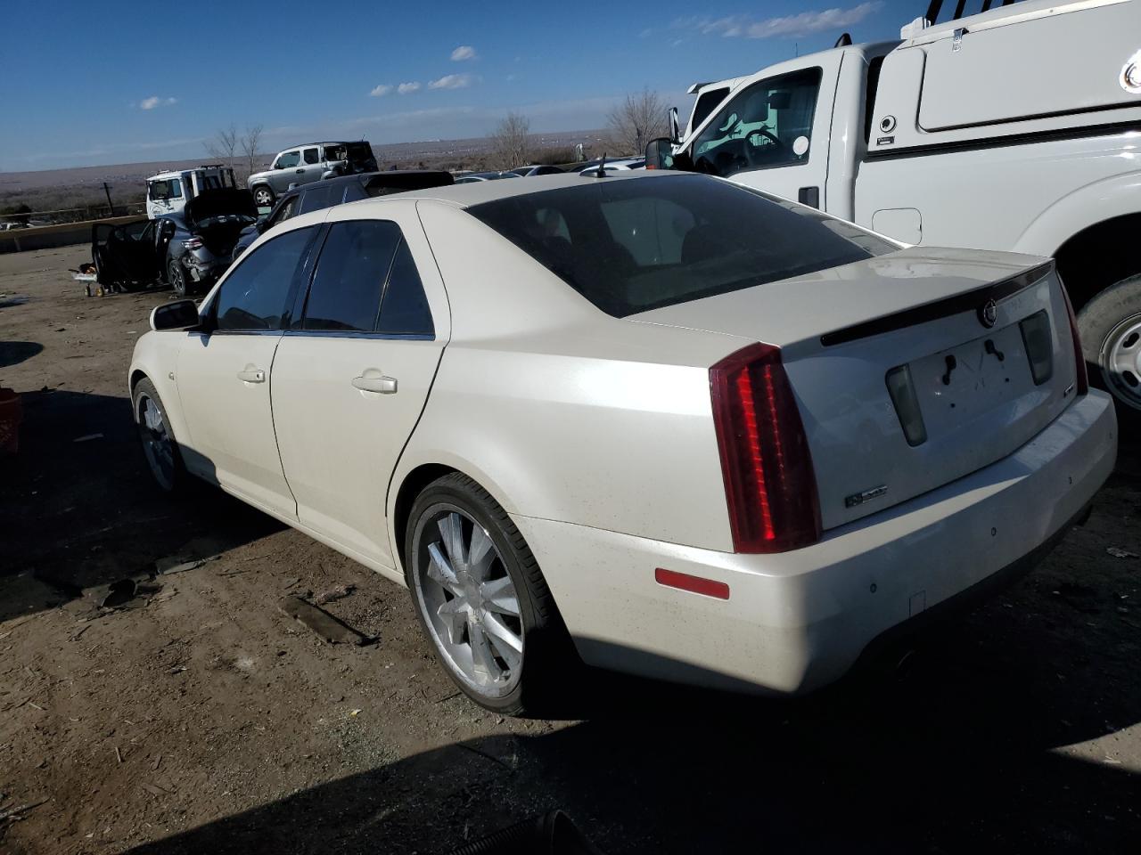2005 Cadillac Sts - Image 2