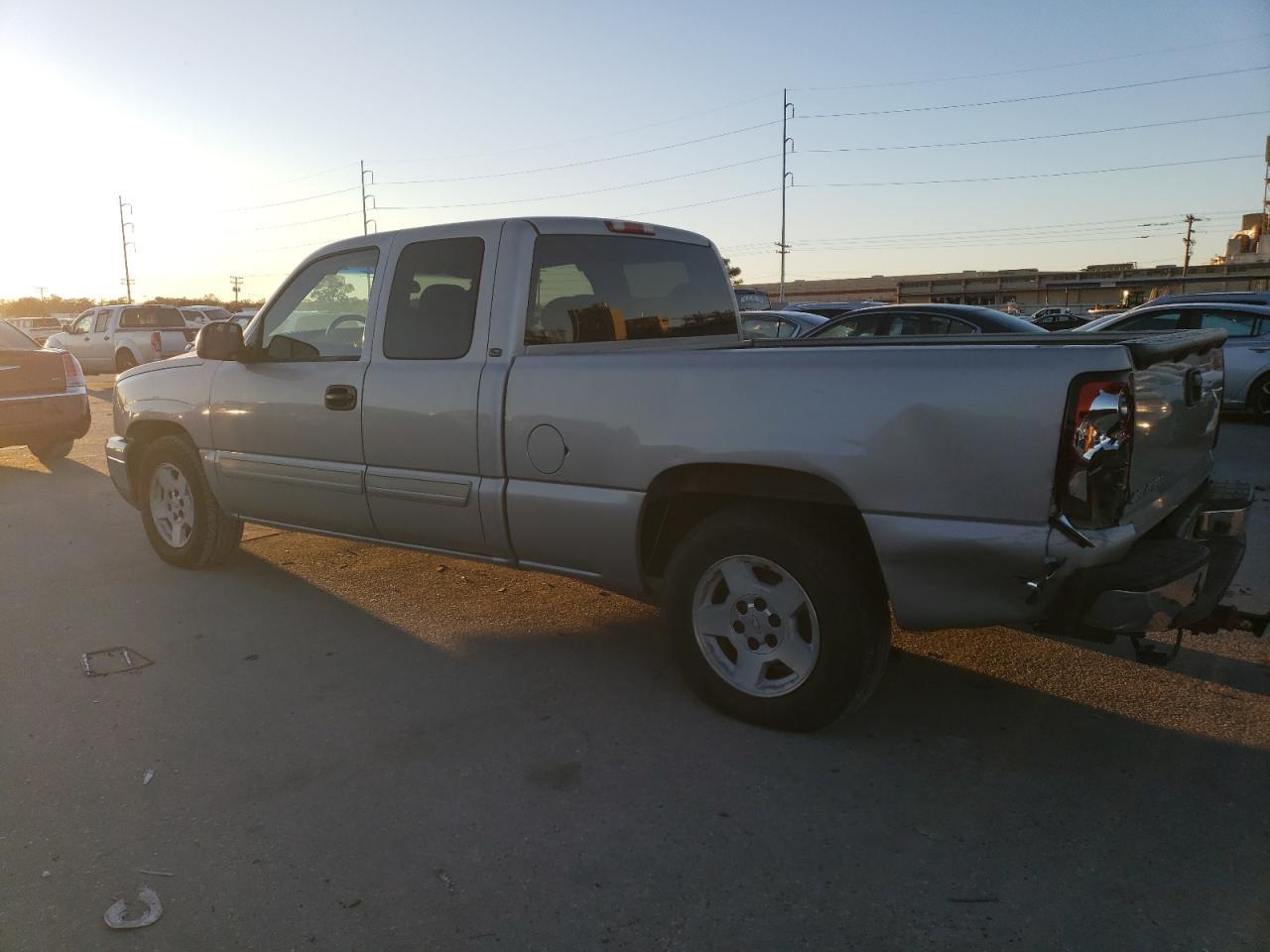 2006 Chevrolet Silverado C1500 - Фото 2