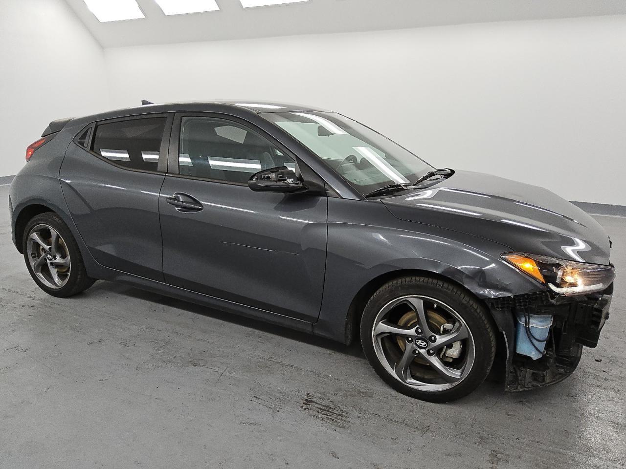 2019 Hyundai Veloster Base - Image 4