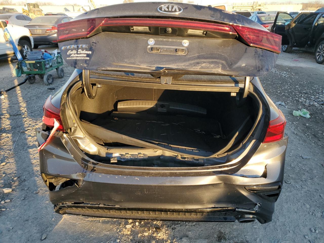 2021 Kia Forte Lxs - Фото 6