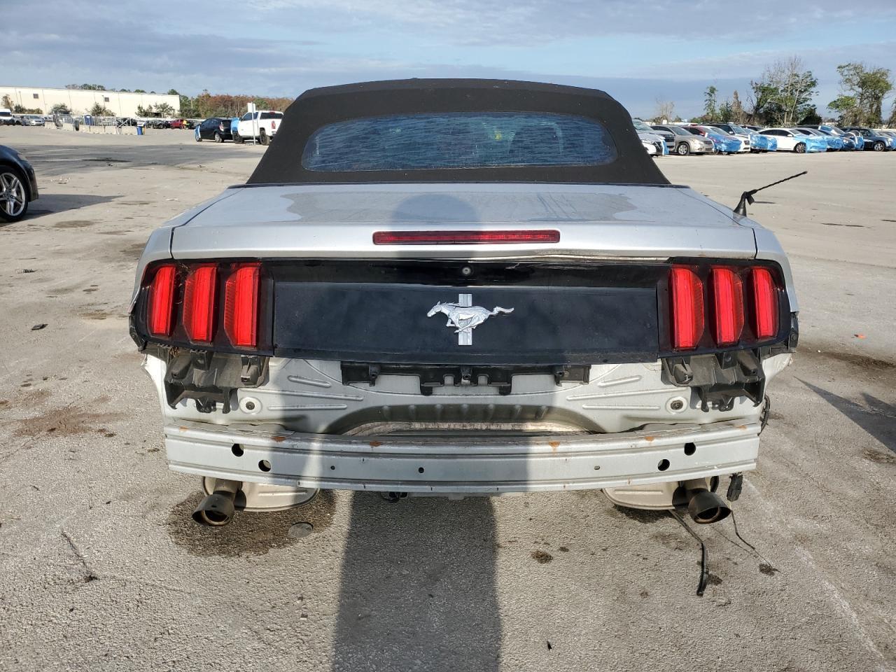 2015 Ford Mustang - Фото 6
