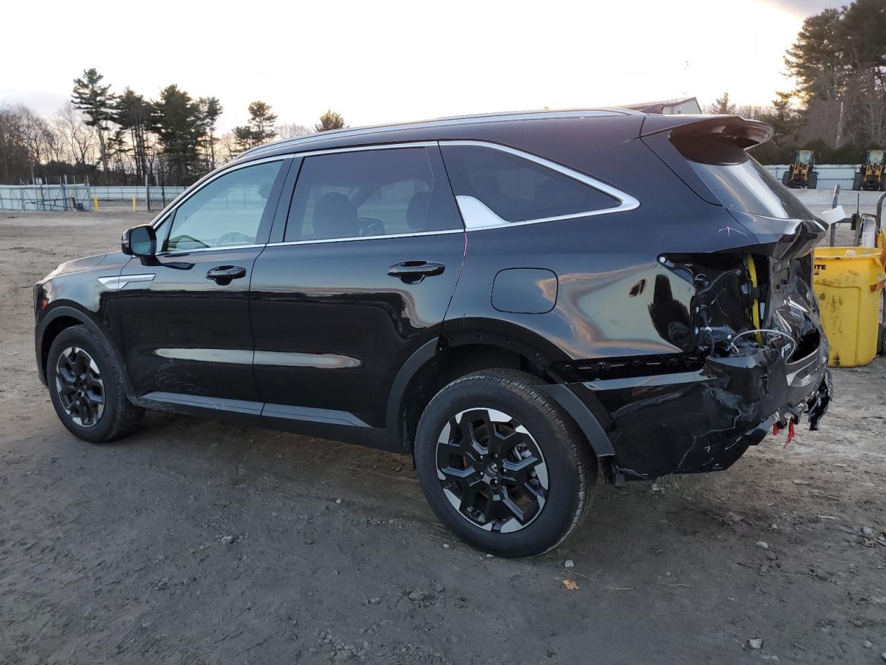 2025 Kia Sorento S - Image 2