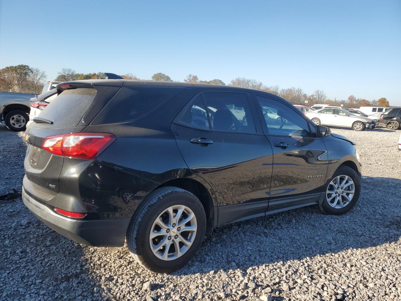 2018 Chevrolet Equinox Ls - Image 3