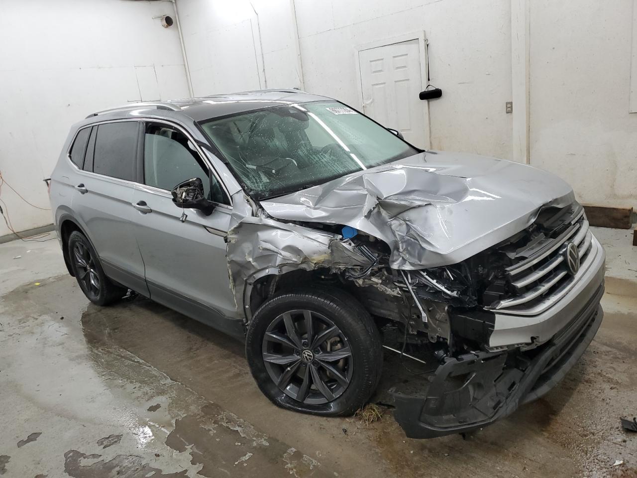 2022 Volkswagen Tiguan Se - Фото 4