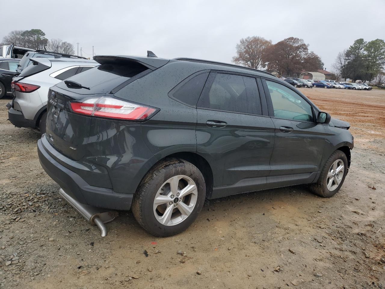 2024 Ford Edge Se - Image 3