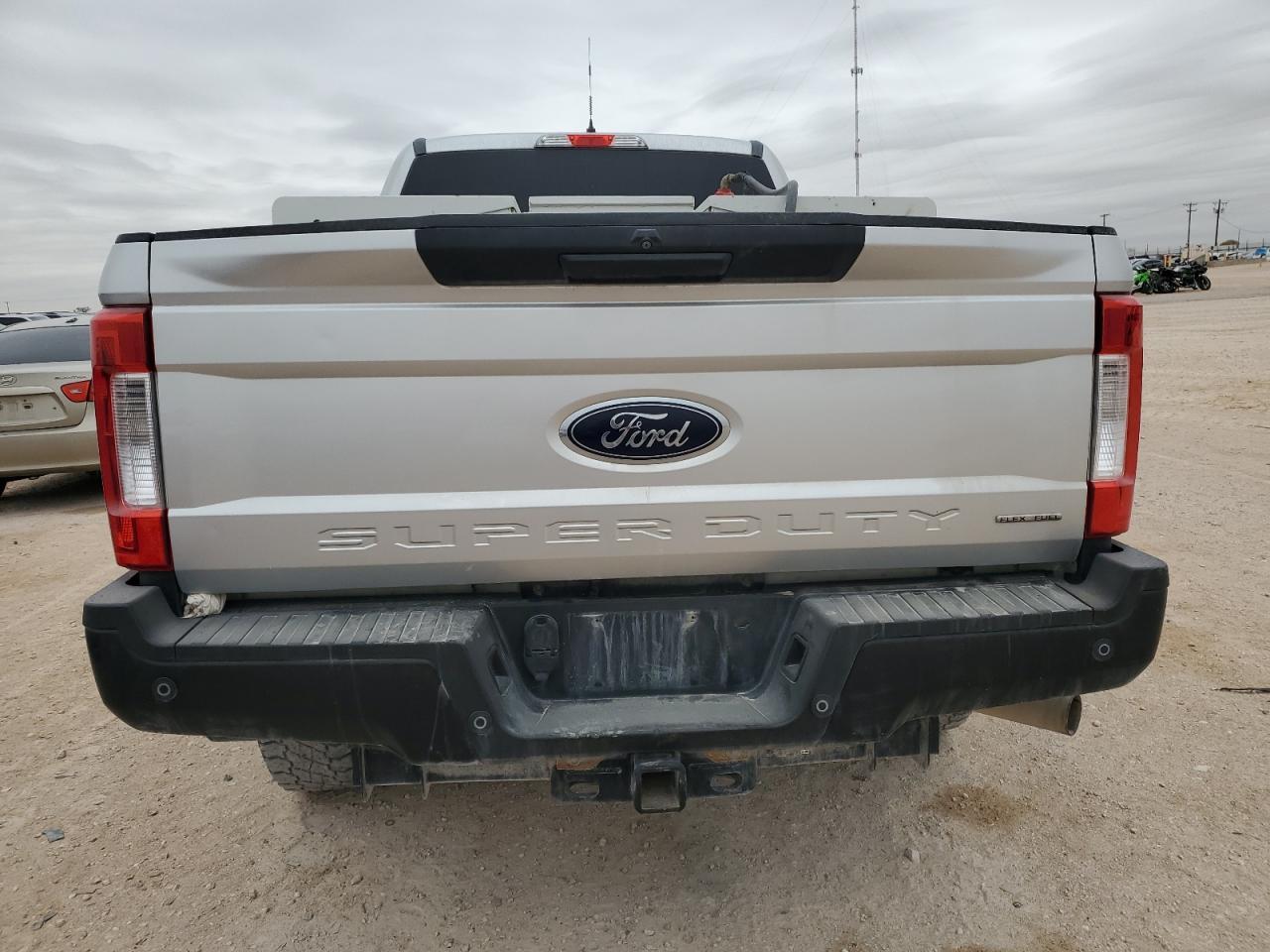 2017 Ford F250 Super Duty - Image 6