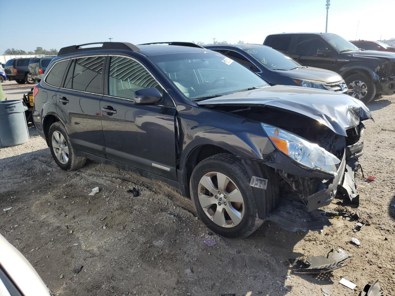 2011 Subaru Outback 2.5I Limited - Image 4