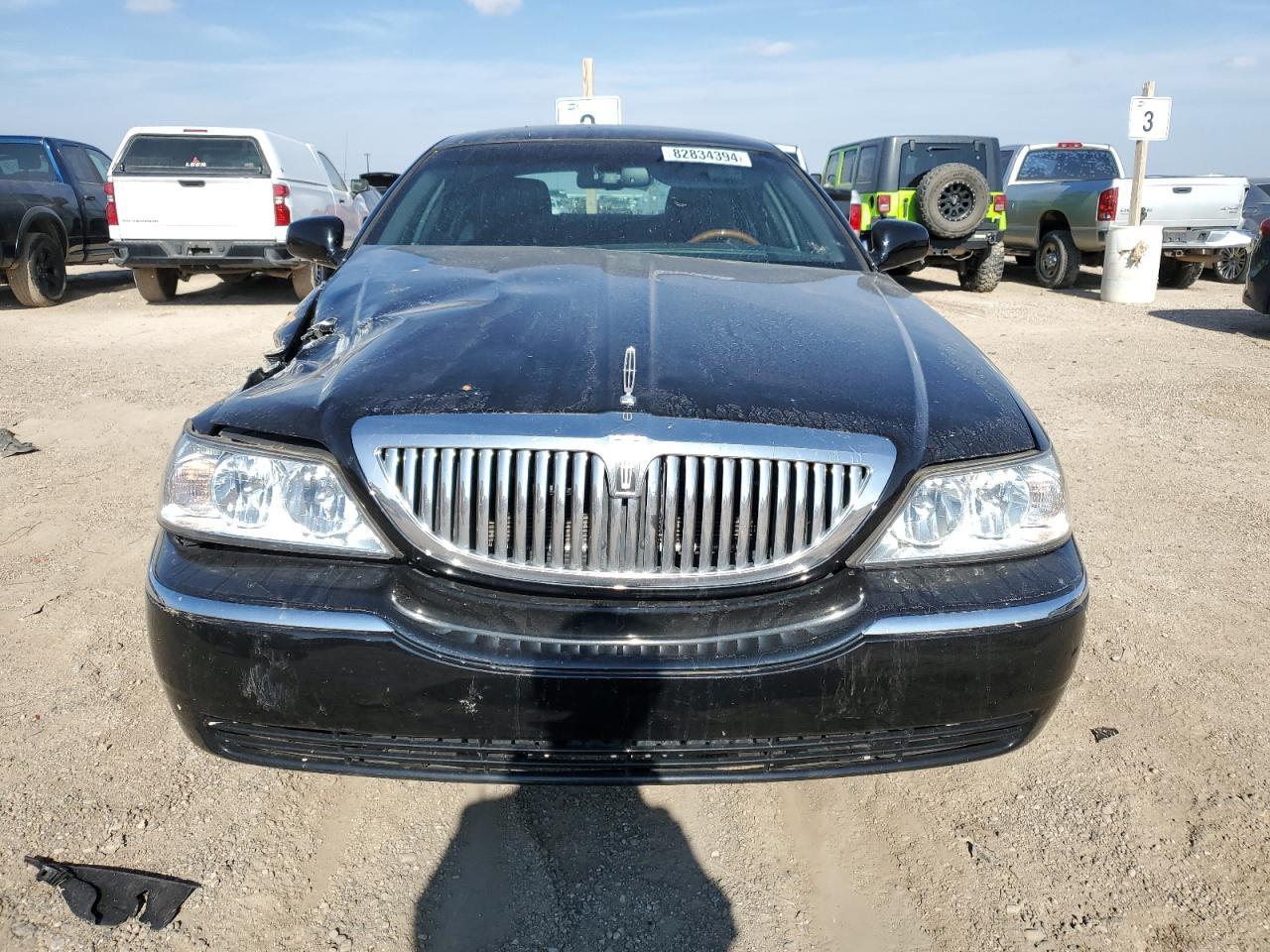 2011 Lincoln Town Car Signature Limited - Фото 5