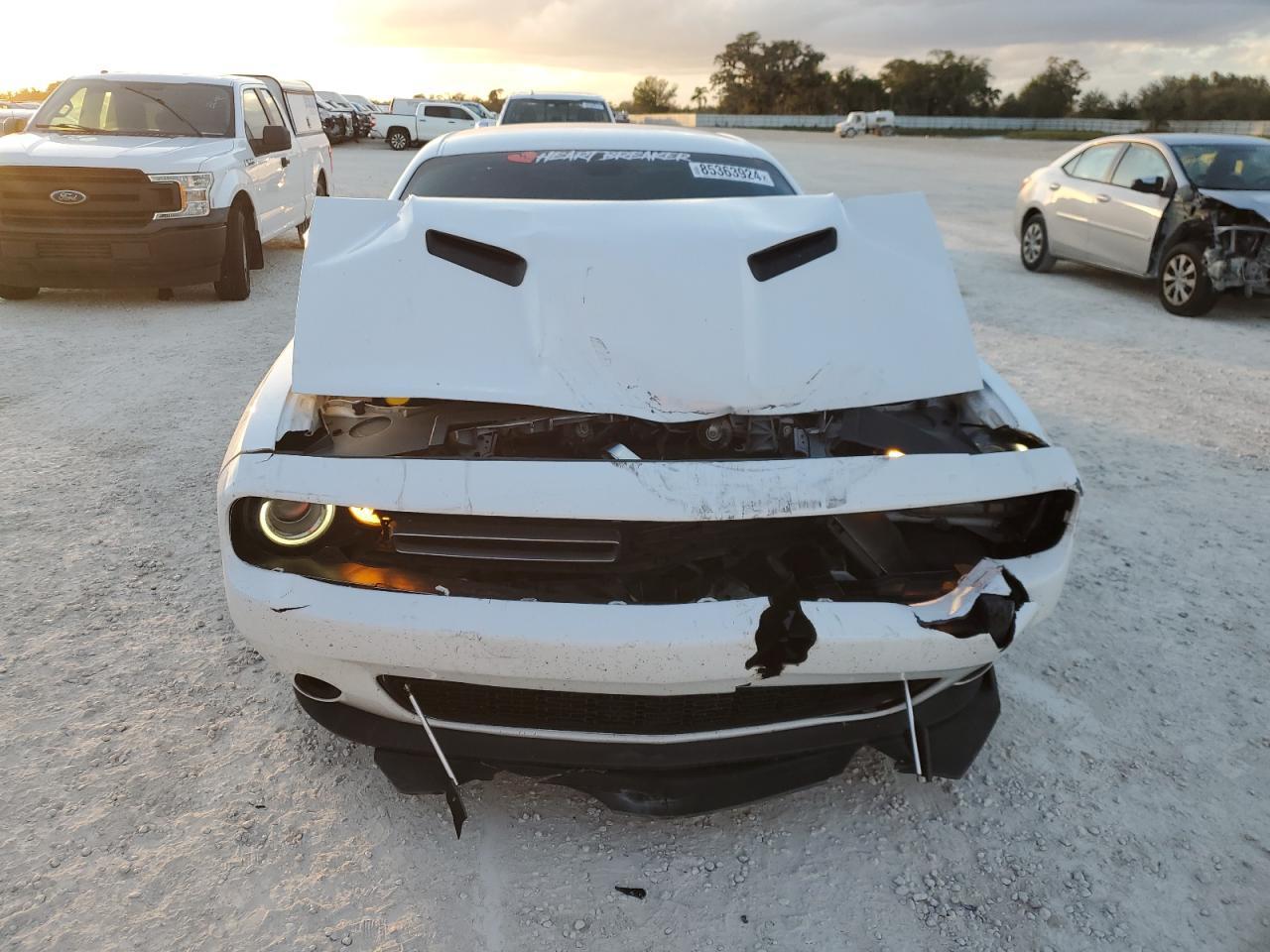 2019 Dodge Challenger Sxt - Image 5