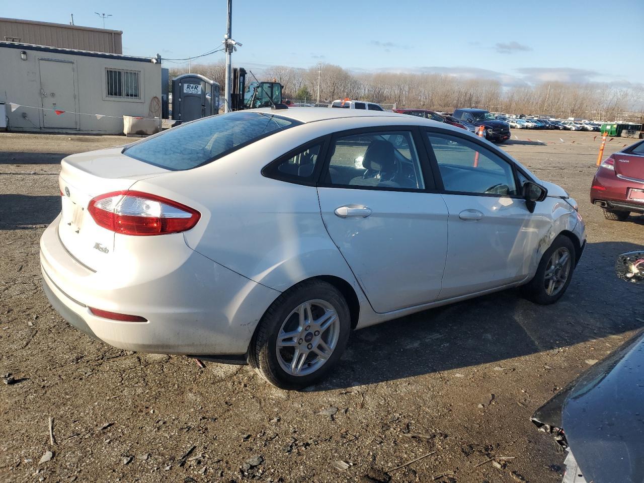 2018 Ford Fiesta Se - Фото 3