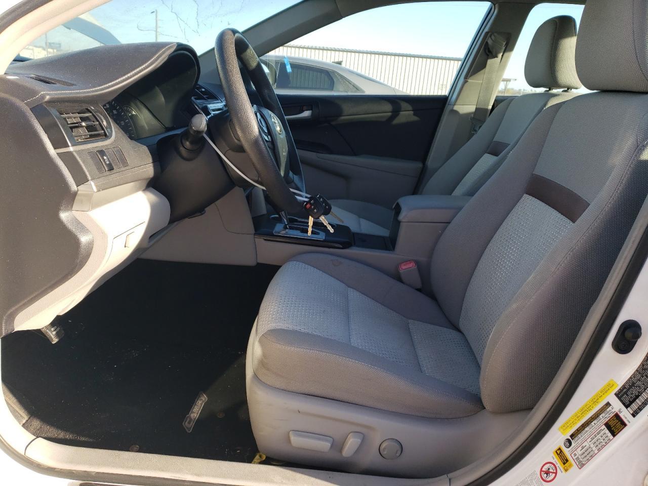 2014 Toyota Camry L - Фото 7