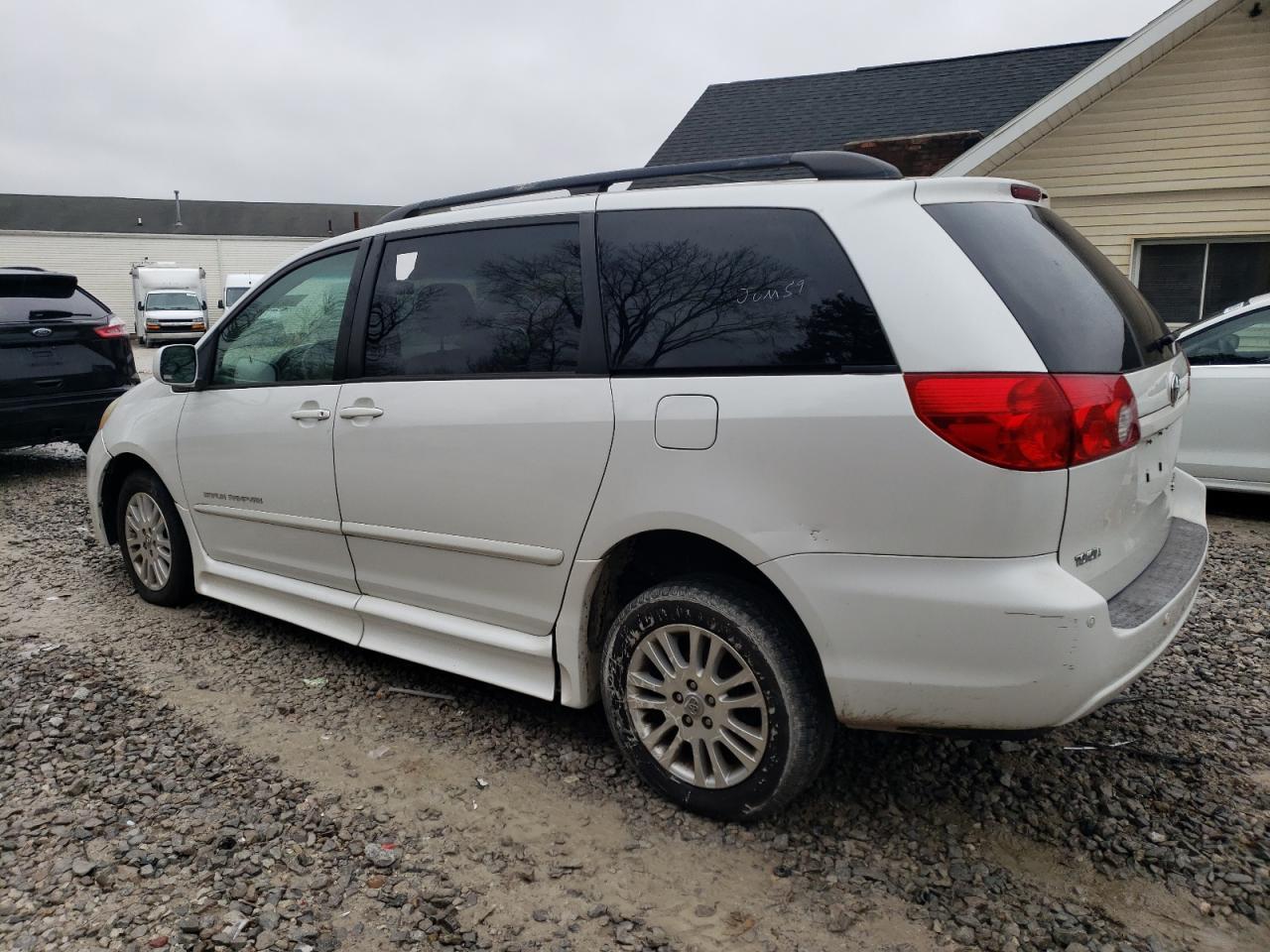 2008 Toyota Sienna Xle - Image 2