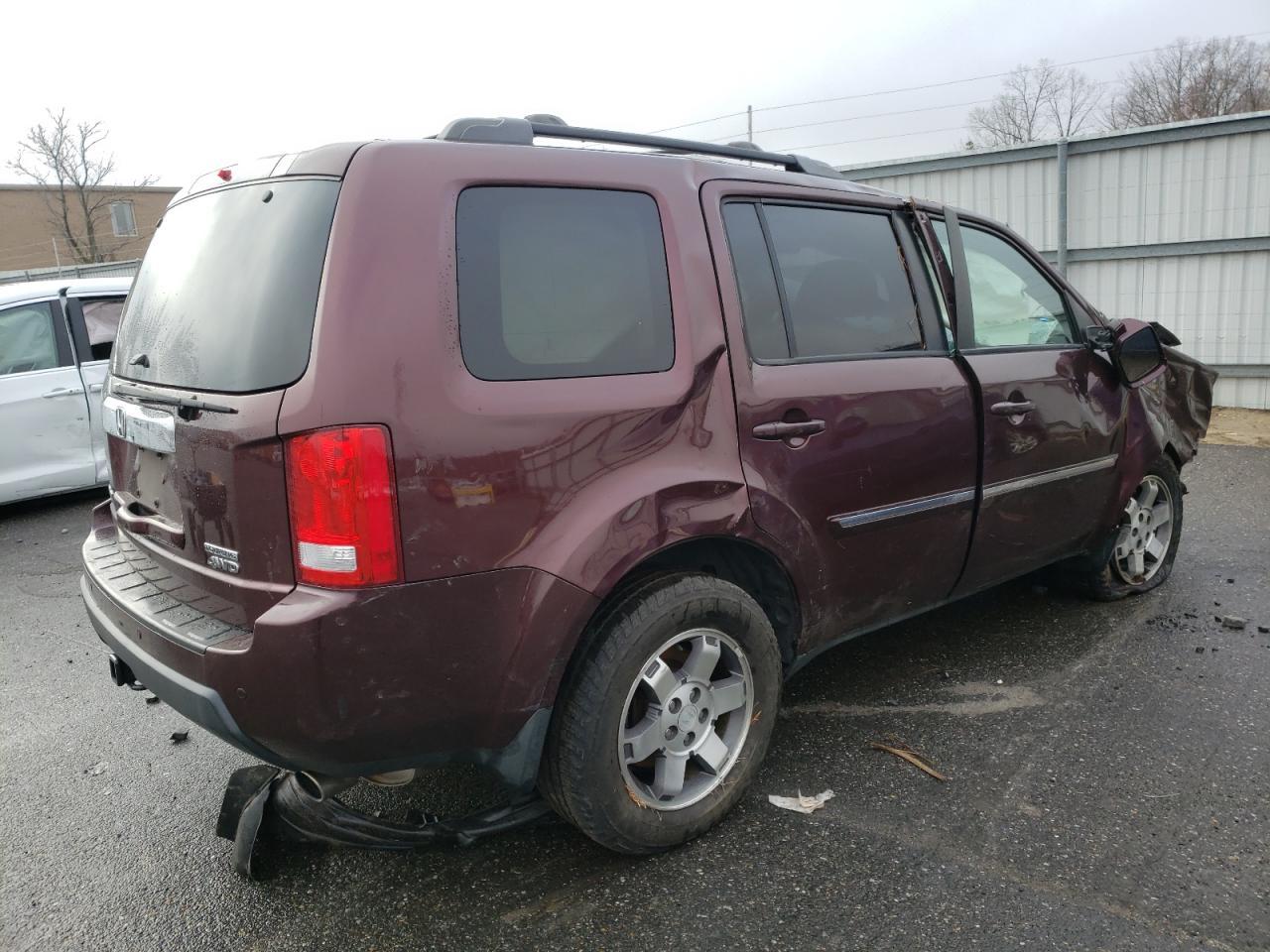 2010 Honda Pilot Touring - Image 3