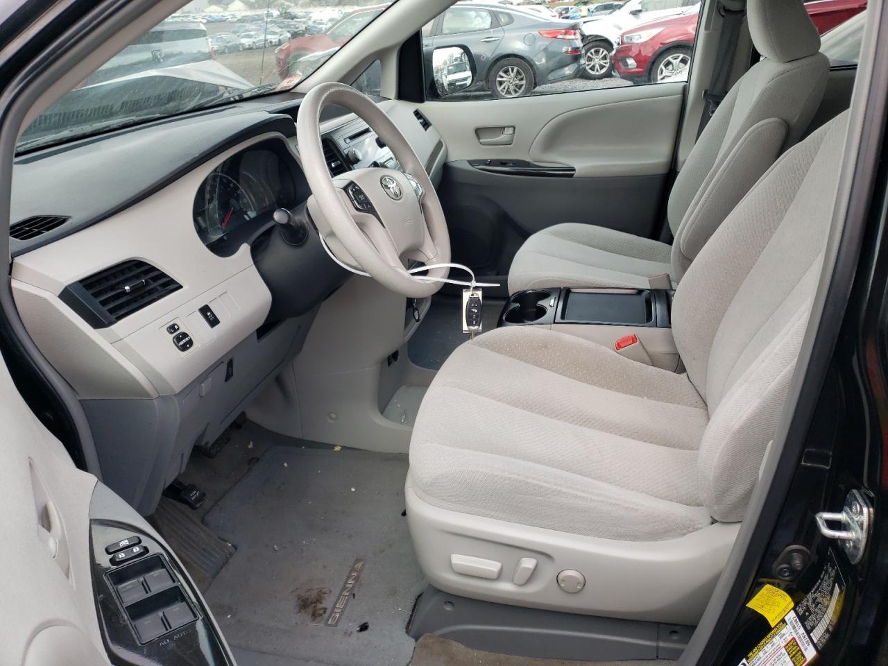 2011 Toyota Sienna Le - Фото 7